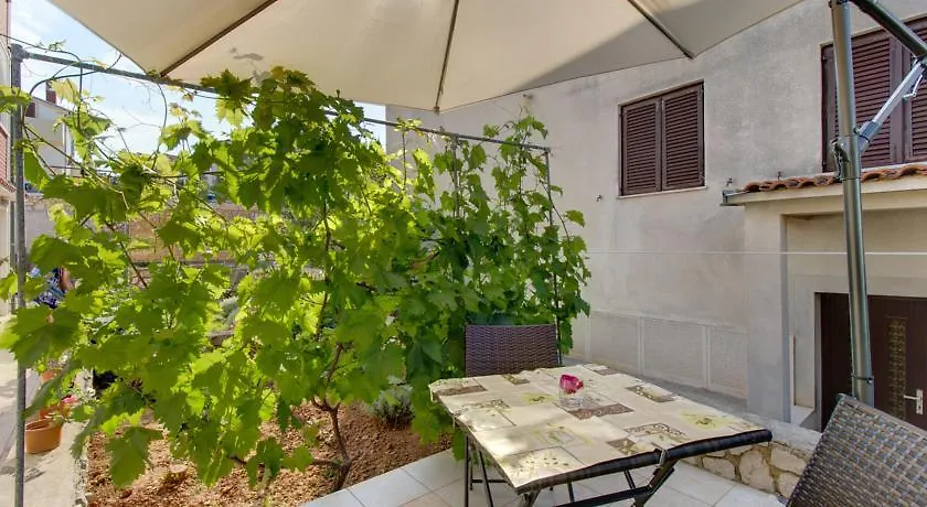 Apartment Nikolina Mali Losinj